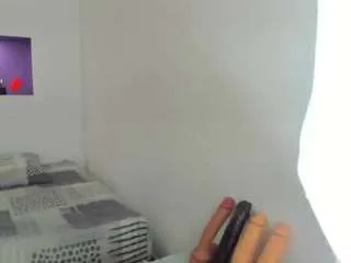 Freechat ebony-jeane on CamSoda