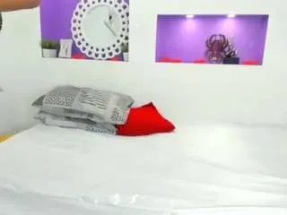 Freechat ebony-jeane on CamSoda