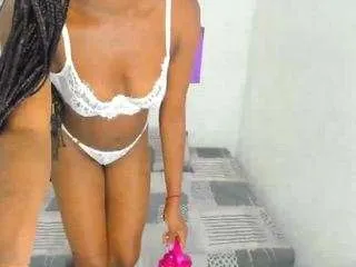 Freechat ebony-jeane on CamSoda