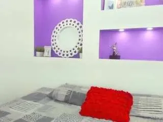 Freechat ebony-jeane on CamSoda