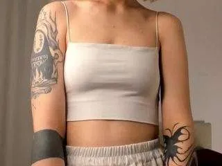 Freechat elvinaclagg on CamSoda