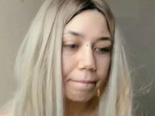 Freechat elvinaclagg on CamSoda