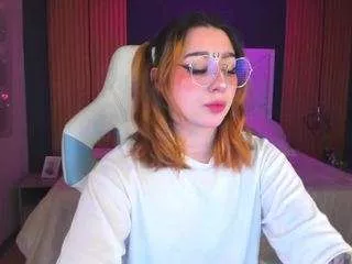 emily-white9 on CamSoda