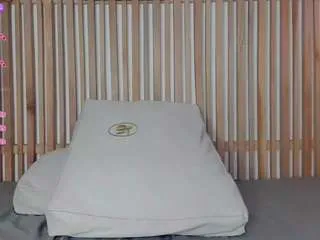 emma-cleir on CamSoda 