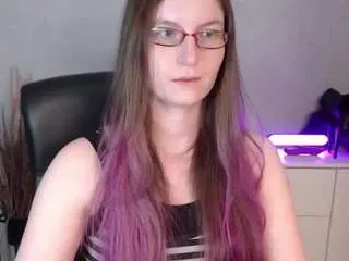 emmatease94 on CamSoda