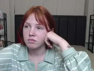 Freechat evelinaredfox on CamSoda