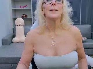 fitcougarcb on CamSoda