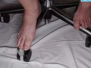 Offline flipflopsarethelaw on CamSoda