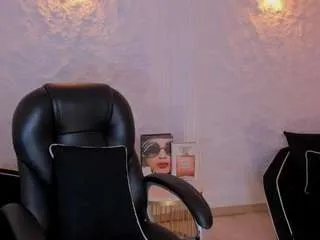 georiginasmith — I'll make you cum with this warm pussy.  / At Goal: wet fingering + Ride dildo // IG: danna_model [666 tokens remaining]