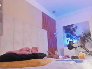 hanna-red on CamSoda 