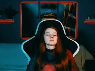 harleyquinse — Welcome to my room. No nudity.