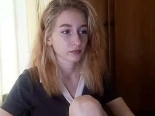 hazelallen — Lisa's Room and my firsts day here! GOAL: eyes contact soo close ! #student #blonde #18 #young #shy [12 tokens remaining]