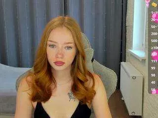 Freechat hotmia19 on CamSoda