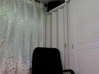 Freechat kaatherinepett on CamSoda