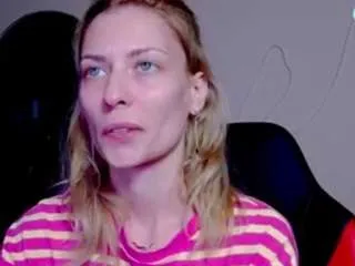 karoline1201 — PVT OPEN :) #tease #skinny #smoke #c2c [2500 tokens remaining]