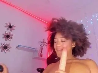 Freechat katty-lozano on CamSoda