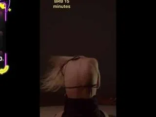 Freechat kristelshow on CamSoda