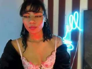 lilithsavett on CamSoda 