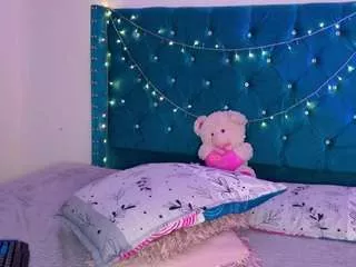 lillypeach23 on CamSoda 