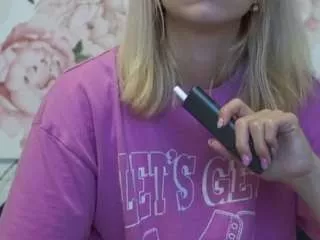 lilyblondie on CamSoda 