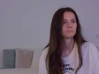 lilyroselyn on CamSoda 