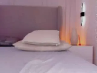 Freechat luisah-at-home on CamSoda