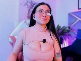 luucyjoness on CamSoda 