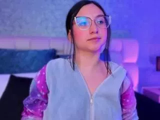 luucyjoness on CamSoda 