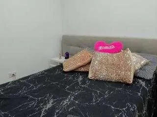 Freechat madelanecoote on CamSoda