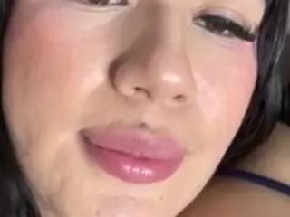 madisonxx on CamSoda