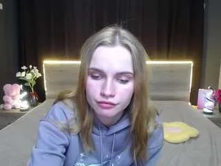 margaritakiss — stand and show outfit [Multi Goal]