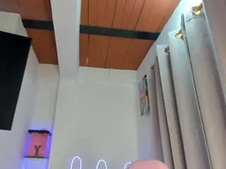 Freechat mariangel-3 on CamSoda