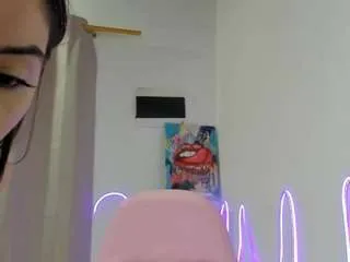 Freechat mariangel-3 on CamSoda