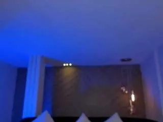 Freechat martinna on CamSoda