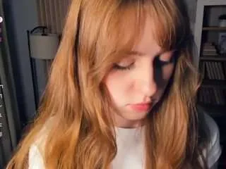 Freechat meghangouin on CamSoda