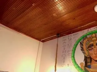 melissa-dolce — I want to see the queen's ass [30 tokens remaining]