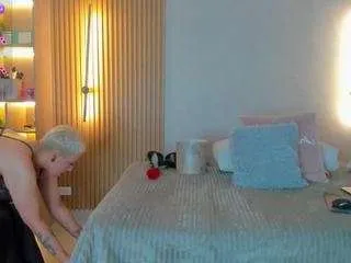 Offline mia-becke on CamSoda