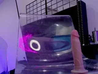 Freechat midnightrose11 on CamSoda