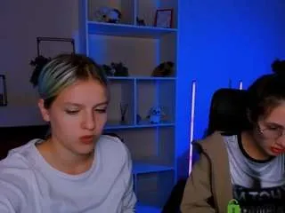 Freechat mona-cloud on CamSoda