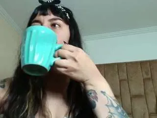 Offline naughtykittenm on CamSoda