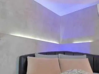 nicolettee1 on CamSoda