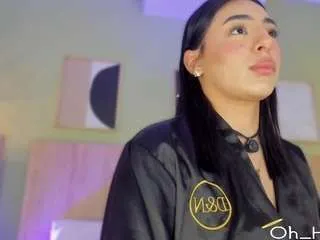 Freechat oh-hollyy on CamSoda