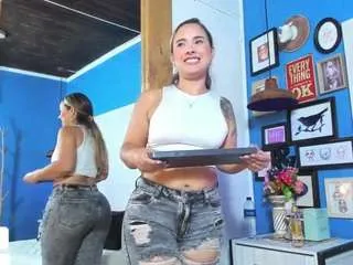 paola-reyy on CamSoda