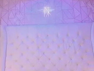 Freechat parismorelli on CamSoda