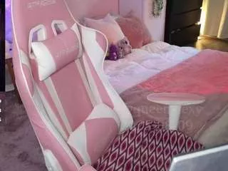 queenxlexy on CamSoda 