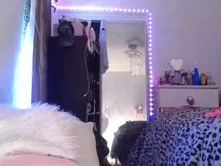 Offline ravebunnyyy on CamSoda