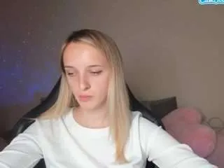 Offline rousereedd on CamSoda