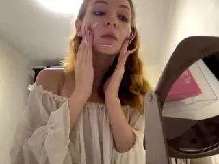 santawitcher — Goal: cute face [15 tokens remaining]