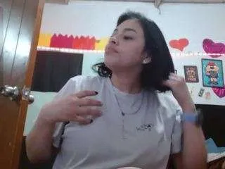 Offline saray-extrovert on CamSoda