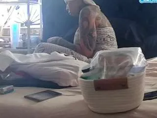 Offline secretdeesires on CamSoda